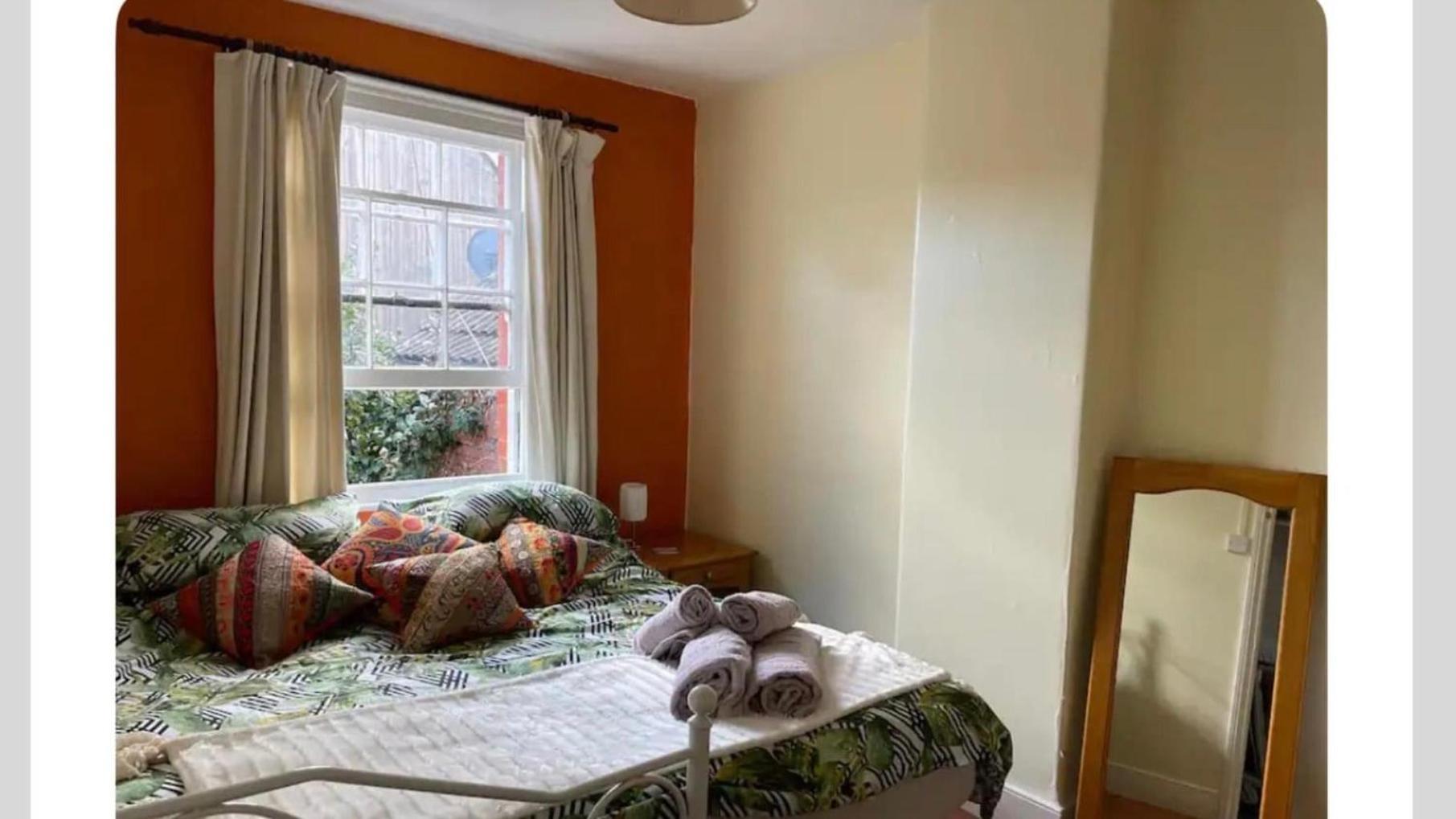 Homestay In The Heart Of Avalon Glastonbury Exterior foto